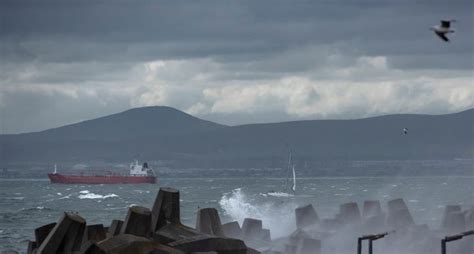 snow in western cape|Cold front lashes Western Cape before moving to .